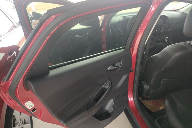 福特 福克斯 2017款 两厢 1.6L 自动风尚型智行版中控内饰49