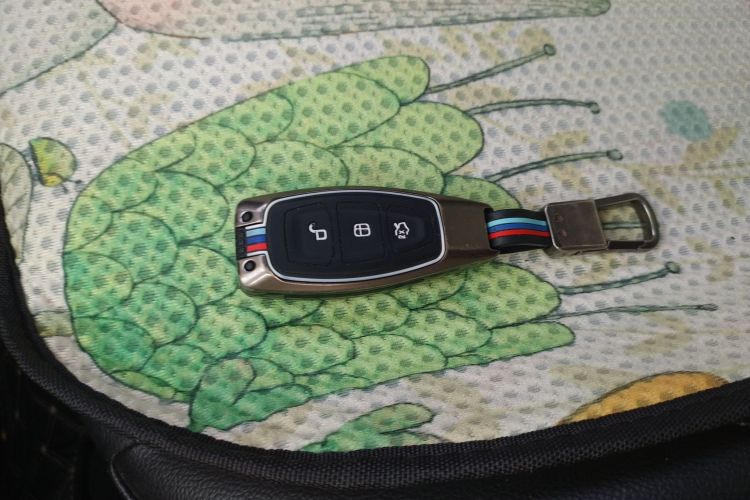 福特 福克斯 2017款 两厢 EcoBoost 180 自动运动型中控内饰7001