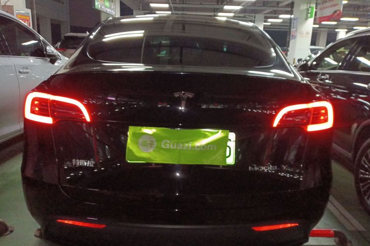 特斯拉 Model Y 2021款 标准续航后驱版车身外观6