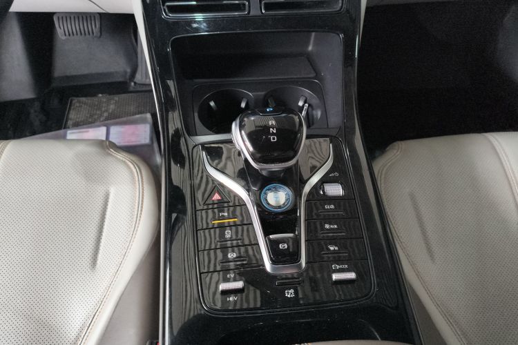 比亚迪 秦PLUS 2023款 冠军版 DM-i 55KM领先型中控内饰18