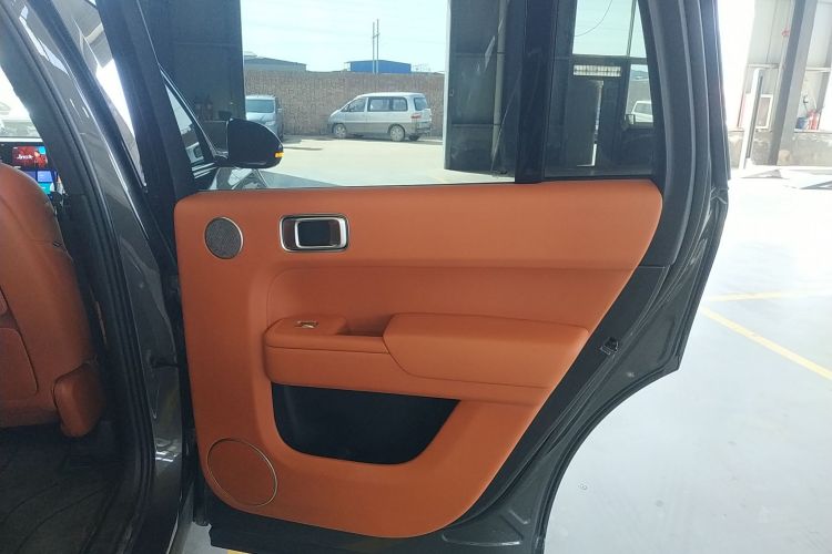 理想汽车 理想L9 2022款 Max中控内饰7006