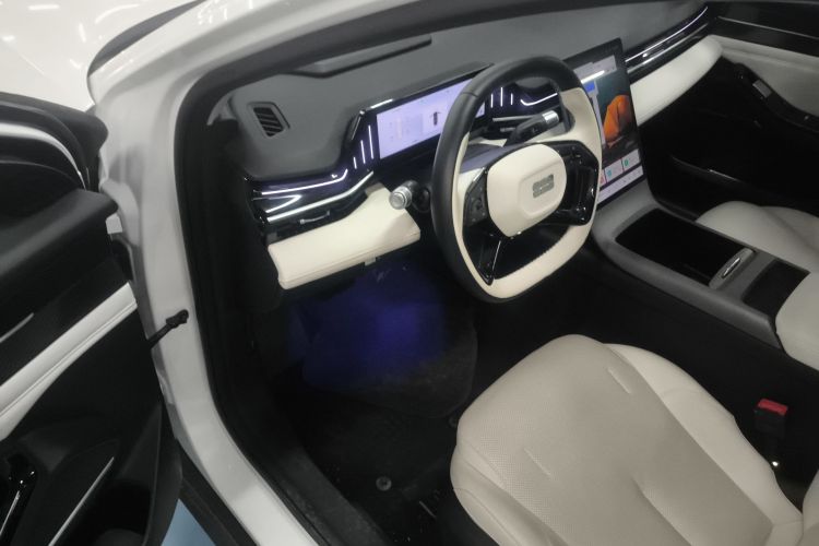 吉利银河 银河L6 2023款 125km 星舰中控内饰7003