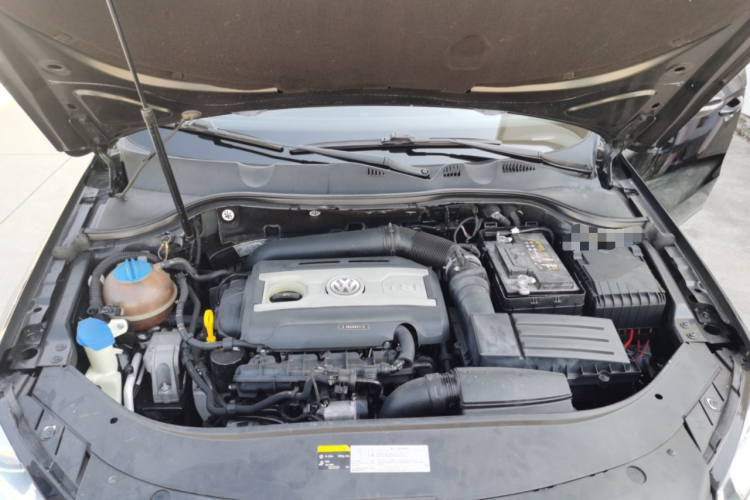 大众 迈腾 2015款 改款 1.8TSI 豪华型机舱底盘24