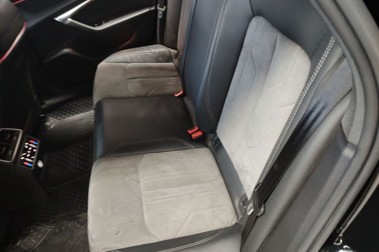 奥迪A6L 2022款 45 TFSI 臻选动感型中控内饰21