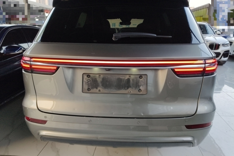 理想汽车 理想ONE 2020款 增程6座版车身外观6