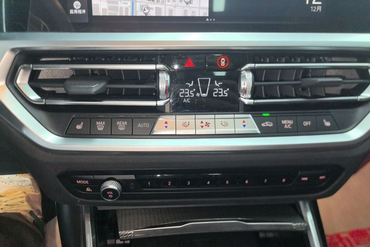 宝马4系 2022款 430i Gran Coupe M运动曜夜套装中控内饰16