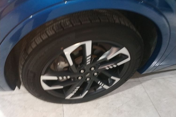 福特 2023款 锐界L 2.0T EcoBoost E混动四驱七座 STLine车身外观6007