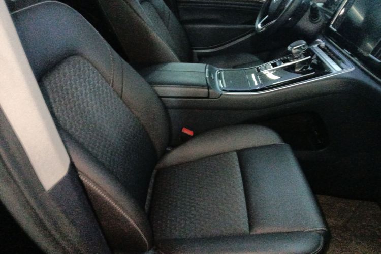 广汽传祺 传祺M8 2023款 领秀系列 390T 尊享版局部细节41