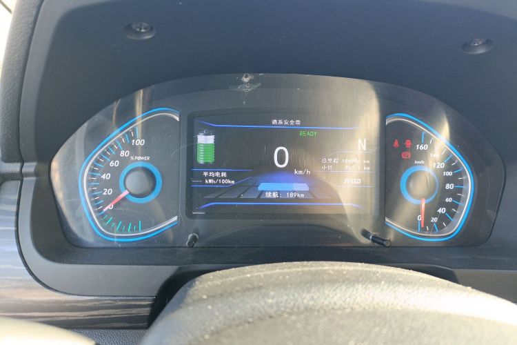 北汽新能源EX 2018款 EX360 新尚版中控内饰14