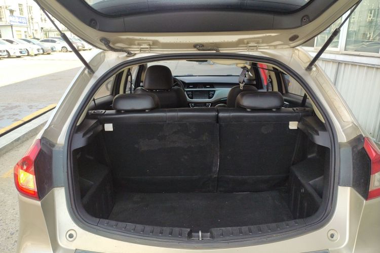 吉利汽车 远景X3 2017款 1.5L 自动尊贵型中控内饰23