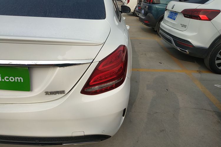 奔驰C级 2018款 C 200 运动版车身外观9