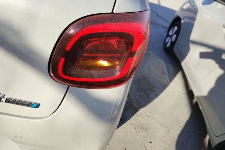 五菱汽车 宏光MINIEV 2025款 四门版 进阶款车身外观9