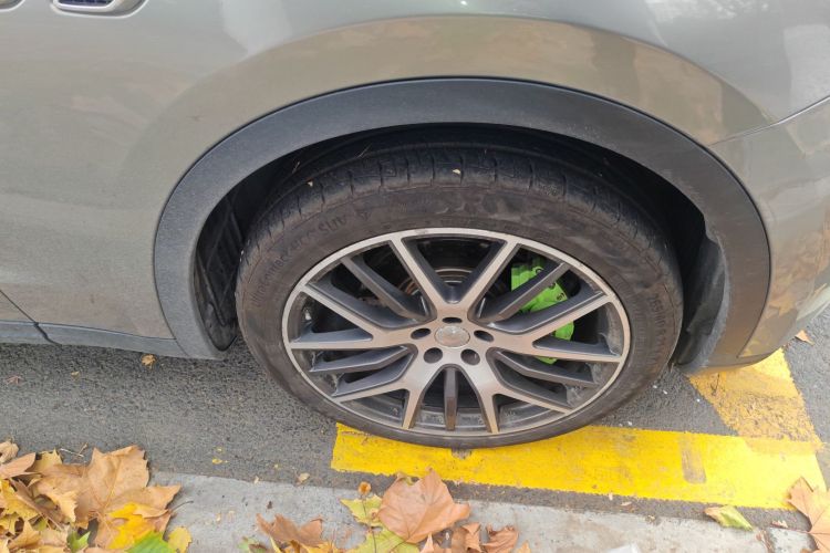 玛莎拉蒂 Levante 2018款 3.0T 经典版车身外观10