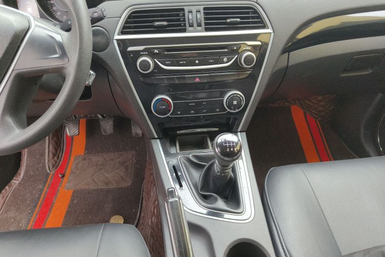 猎豹汽车 猎豹CS10 2017款 2.0T 手动新锐型中控内饰18