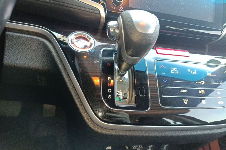 本田 奥德赛 2021款 2.0L 锐·畅享版中控内饰18