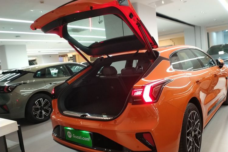 极氪001 2025款 WE版 100kWh 后驱机舱底盘23