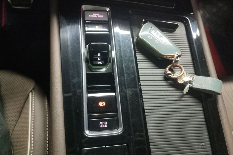 大众 威然 2022款 380TSI 尊贵版局部细节18