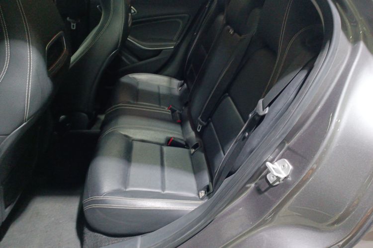 奔驰GLA 2016款 GLA 200 动感型中控内饰7004