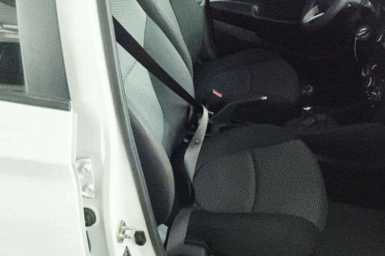 现代 瑞纳 2017款 1.4L 手动焕新版 国VI局部细节41