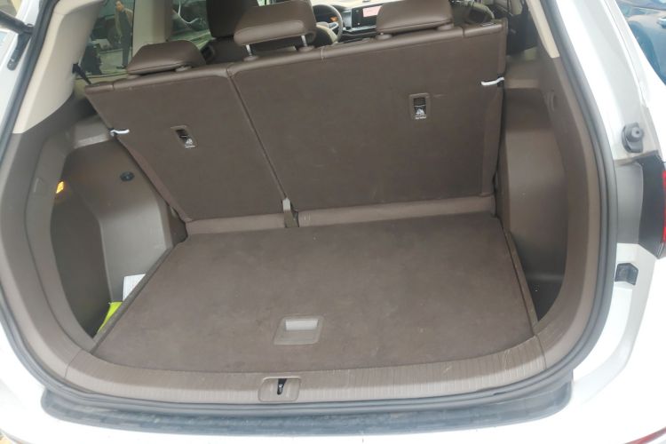 大众 威然 2024款 330TSI 豪华版机舱底盘23