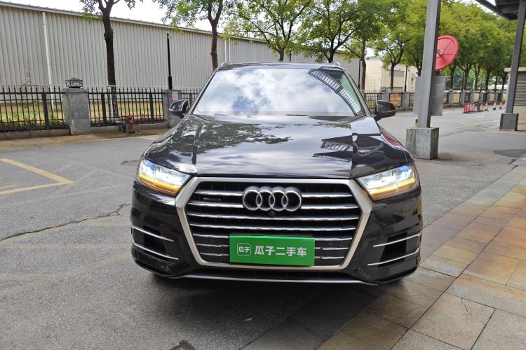奥迪Q7 2019款 55 TFSI 技术型车身外观2