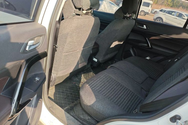 广汽传祺 传祺GS4 2018款 200T 手动两驱舒适版中控内饰21