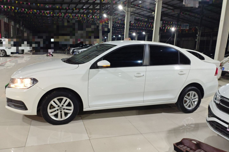 大众 桑塔纳 2016款 1.6L 手动风尚版车身外观4