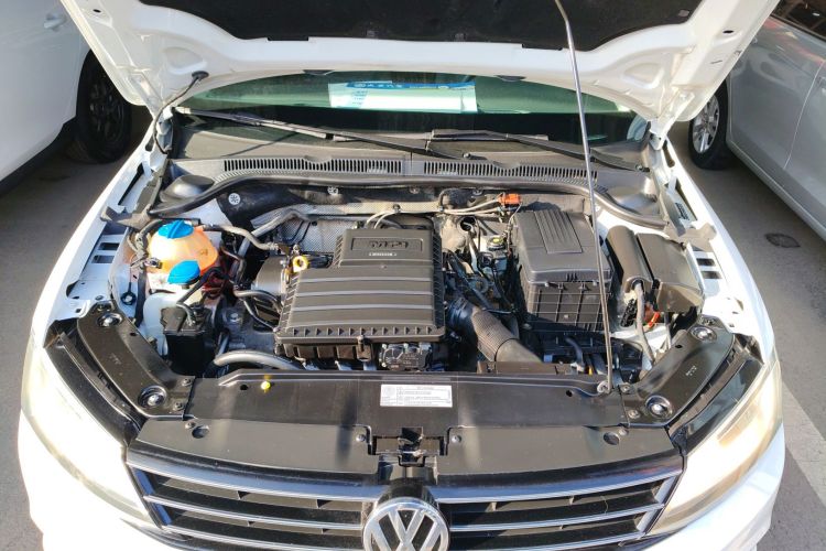 大众 速腾 2015款 1.6L 自动时尚型机舱底盘24