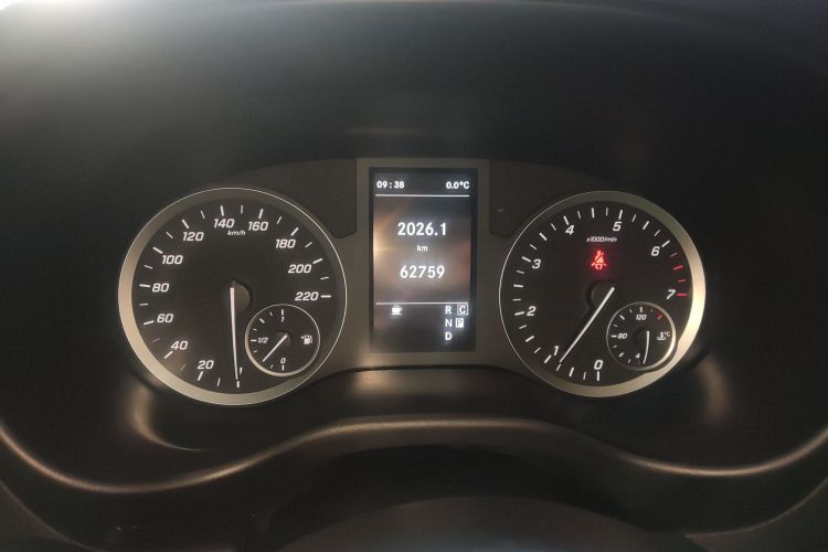 奔驰 威霆 2021款 2.0T 精英版 7座局部细节14