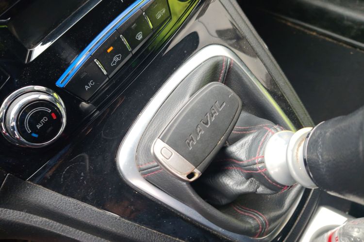 哈弗H6 2015款 升级版 1.5T 手动两驱精英型中控内饰11