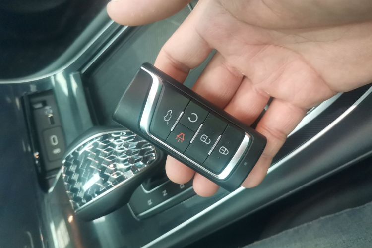 广汽传祺 传祺GS4 PLUS 2022款 270T 自动星辰版中控内饰7001