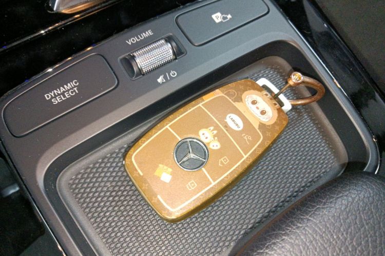 奔驰A级 2019款 改款 A 180 L 运动轿车中控内饰11