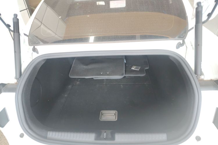 小鹏P7 2024款 P7i 550 Pro局部细节23