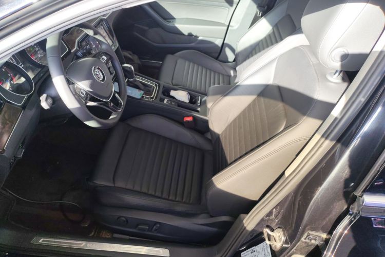 大众 迈腾 2019款 330TSI DSG 豪华型 国VI中控内饰19