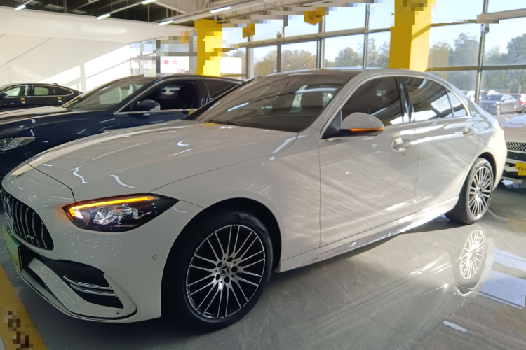 奔驰C级 2023款 C 200 L 运动版车身外观4