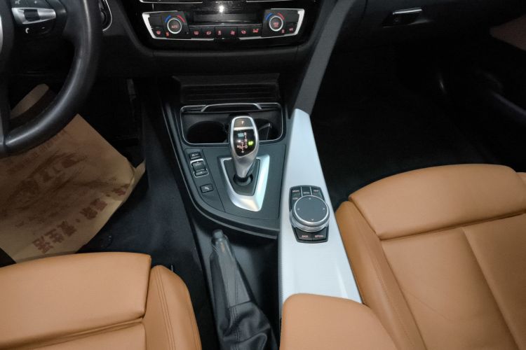 宝马3系GT 2019款 320i M运动型局部细节18