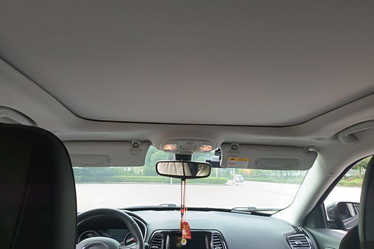 Jeep 指南者 2020款 220T 自动精英版局部细节22