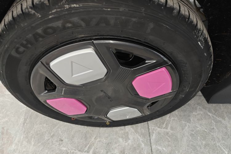 吉利银河 2025款 210km 熊猫卡丁车身外观6008