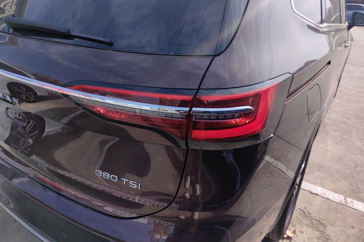 大众 威然 2022款 380TSI 尊贵版车身外观9