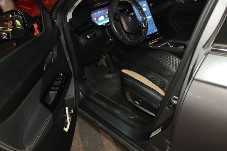 小鹏G3 2020款 520i 智享版中控内饰20