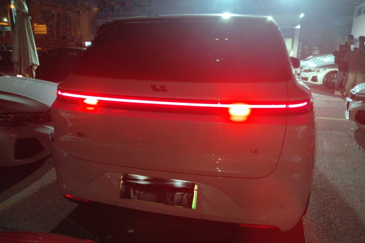 理想汽车 理想L6 2025款 Max 智能焕新版车身外观6