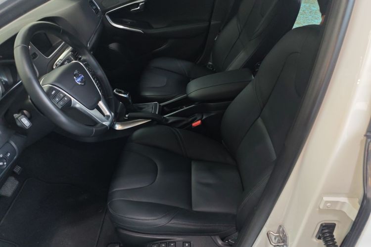 沃尔沃V40 2015款 1.6T 智雅版中控内饰19