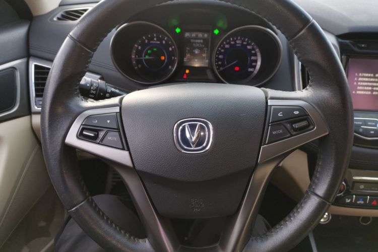 长安 逸动 2016款 1.6L 自动风尚型中控内饰13