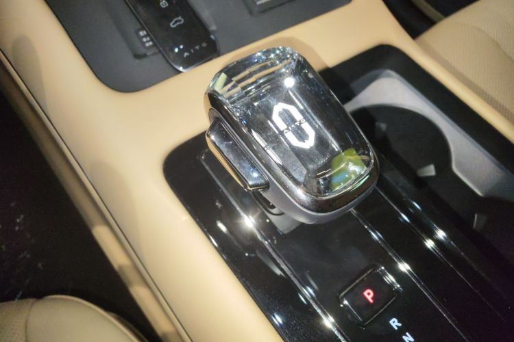 鸿蒙智行 问界M7 2024款 1.5T 智驾后驱Ultra版 5座中控内饰18