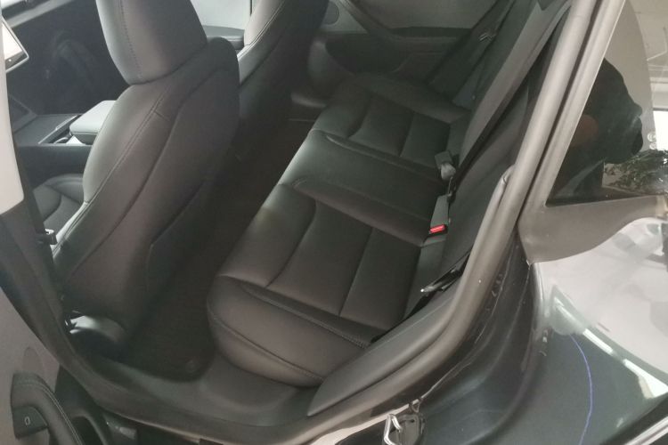 特斯拉 Model 3 2025款 后轮驱动版中控内饰7004
