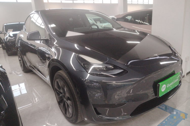 特斯拉 Model Y 2024款 后轮驱动版车身外观3