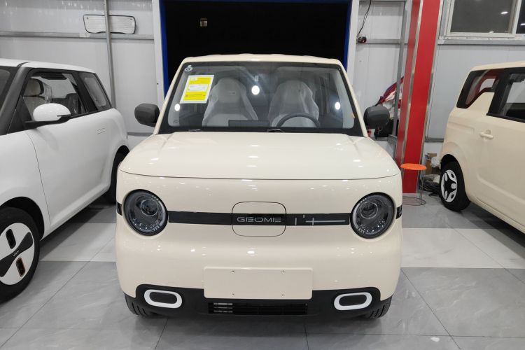 吉利银河 熊猫 2025款 210km 元气熊车身外观2