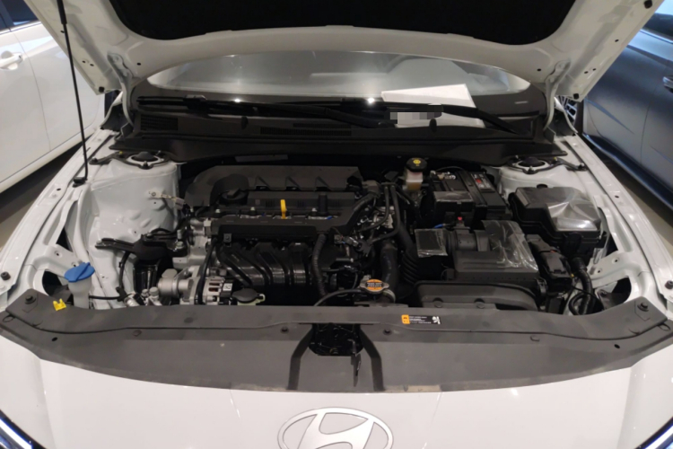 现代 伊兰特 2023款 1.5L CVT GLX精英版局部细节24