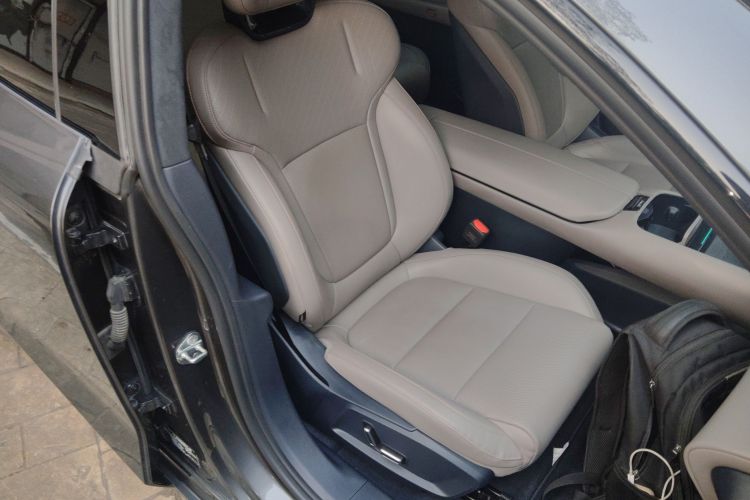 领克Z10 2024款 95kWh 766km后驱Max局部细节41