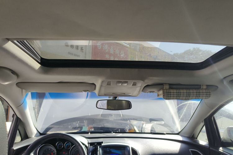 别克 英朗 2014款 XT 1.6L 自动时尚版中控内饰22